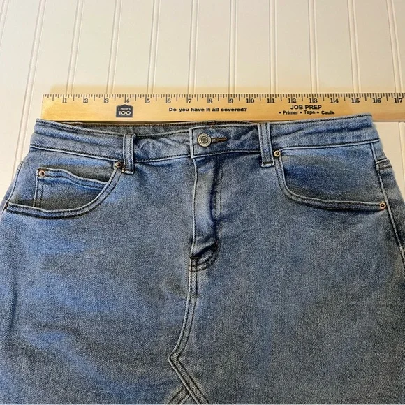 Just Quella Denim Mini Skirt XL (16/18) Raw Hem High Rise Jean Skirt - Picture 3 of 5